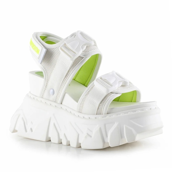 Anthony Wang Shoes - Anthony Wang Goose Berry 03 - White 8.5 Platform Women's Buckle Sandals